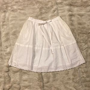 Gap size 0 white eyelet skirt with pockets